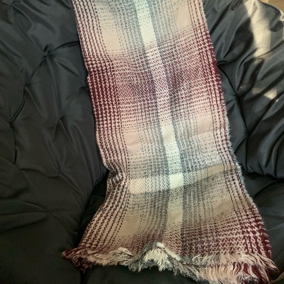 Scarf - Picture 2 of 4